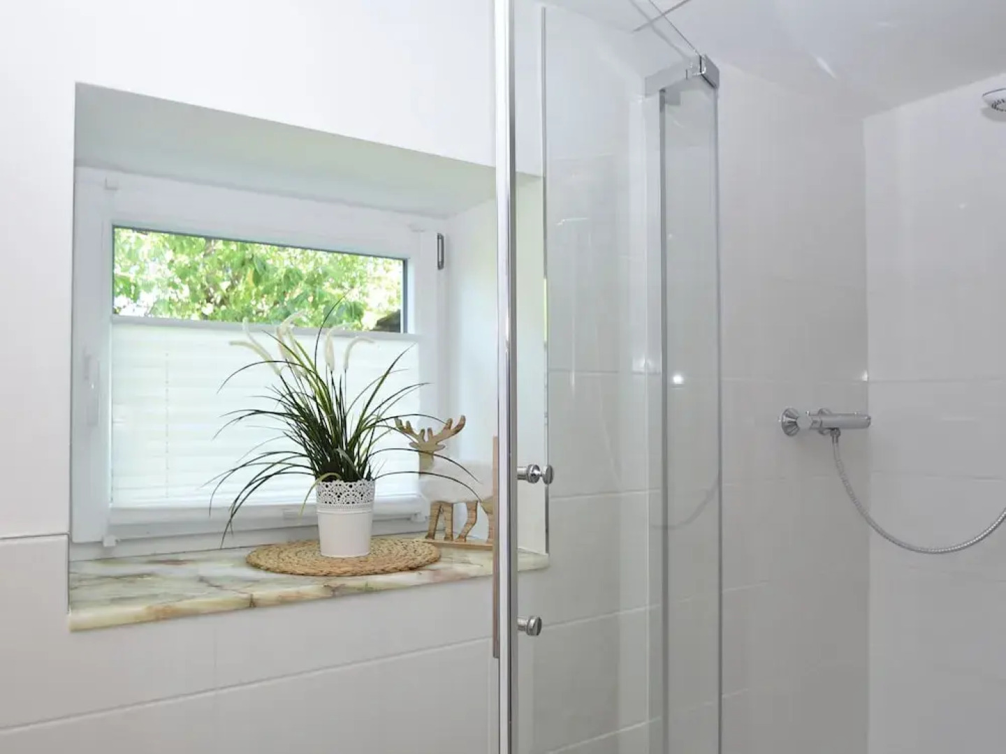 Vintage Hoilday Home in Leina with Pond