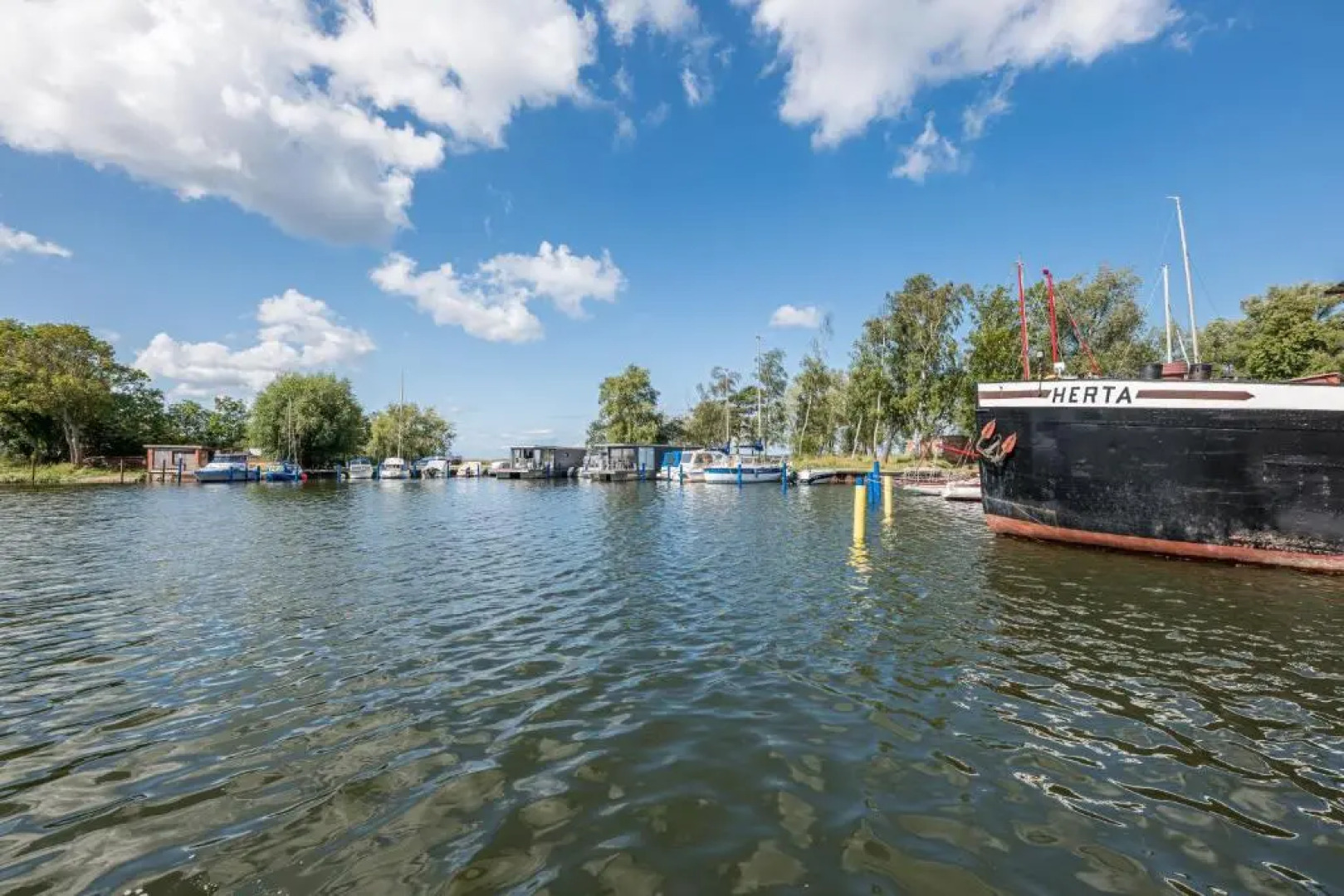 Marina Martinshafen Lotsenhaus