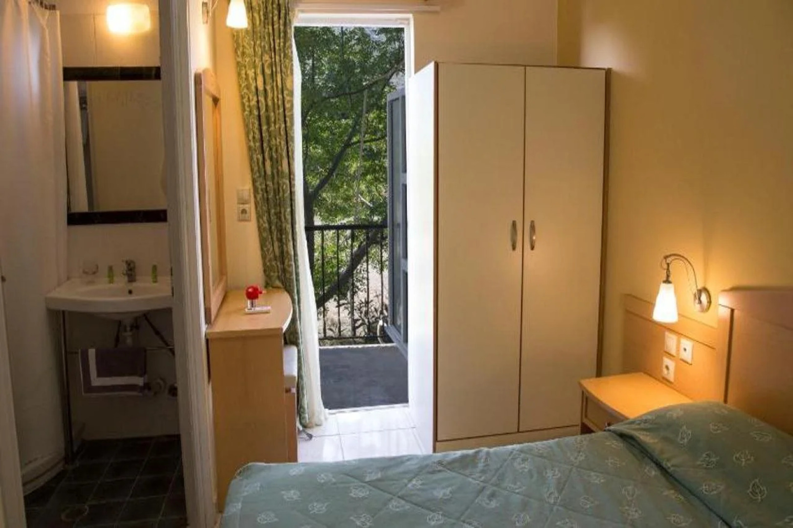 Alonia Studios & Maisonettes