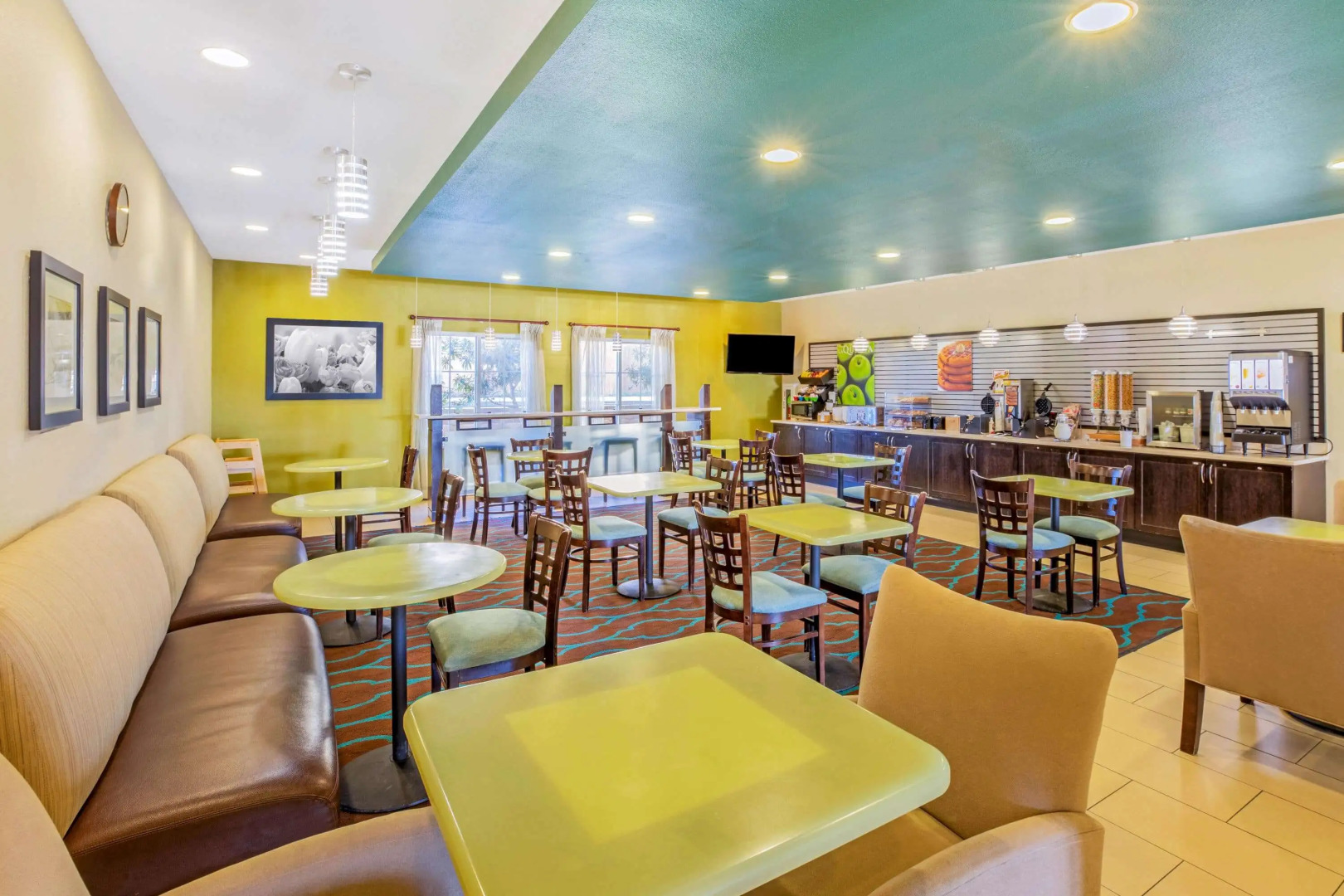 La Quinta Inn & Suites by Wyndham Floresville