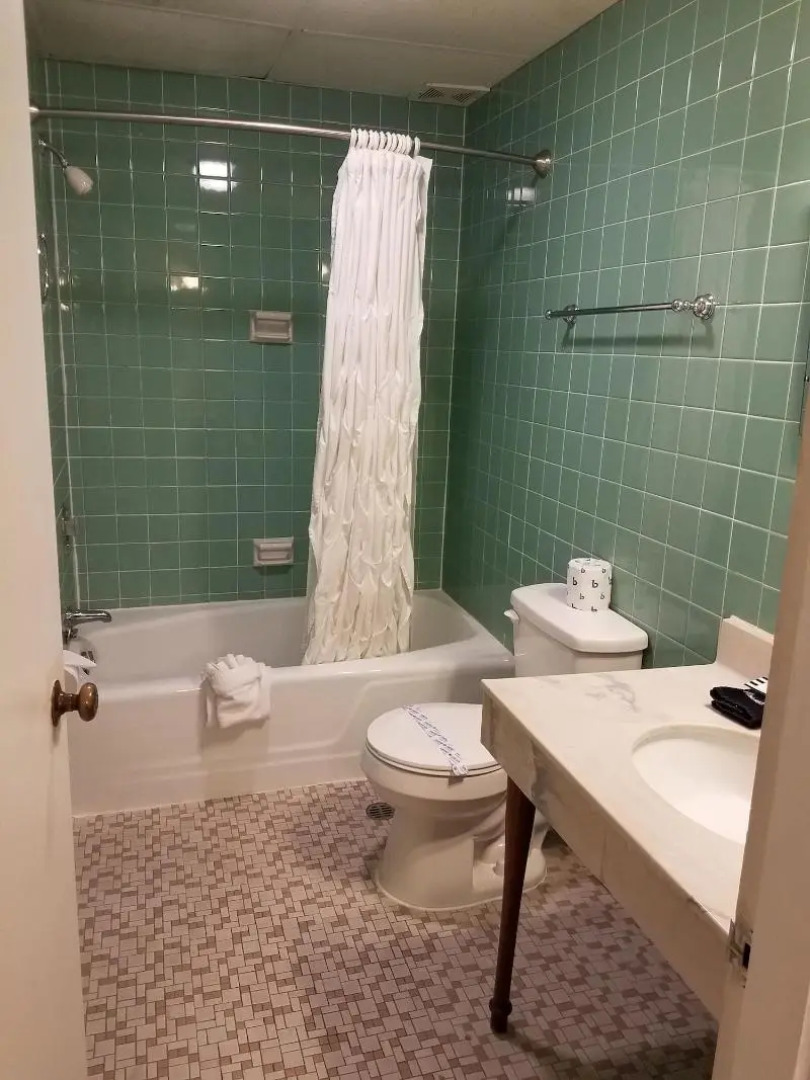 Vacationland Inn & Suites