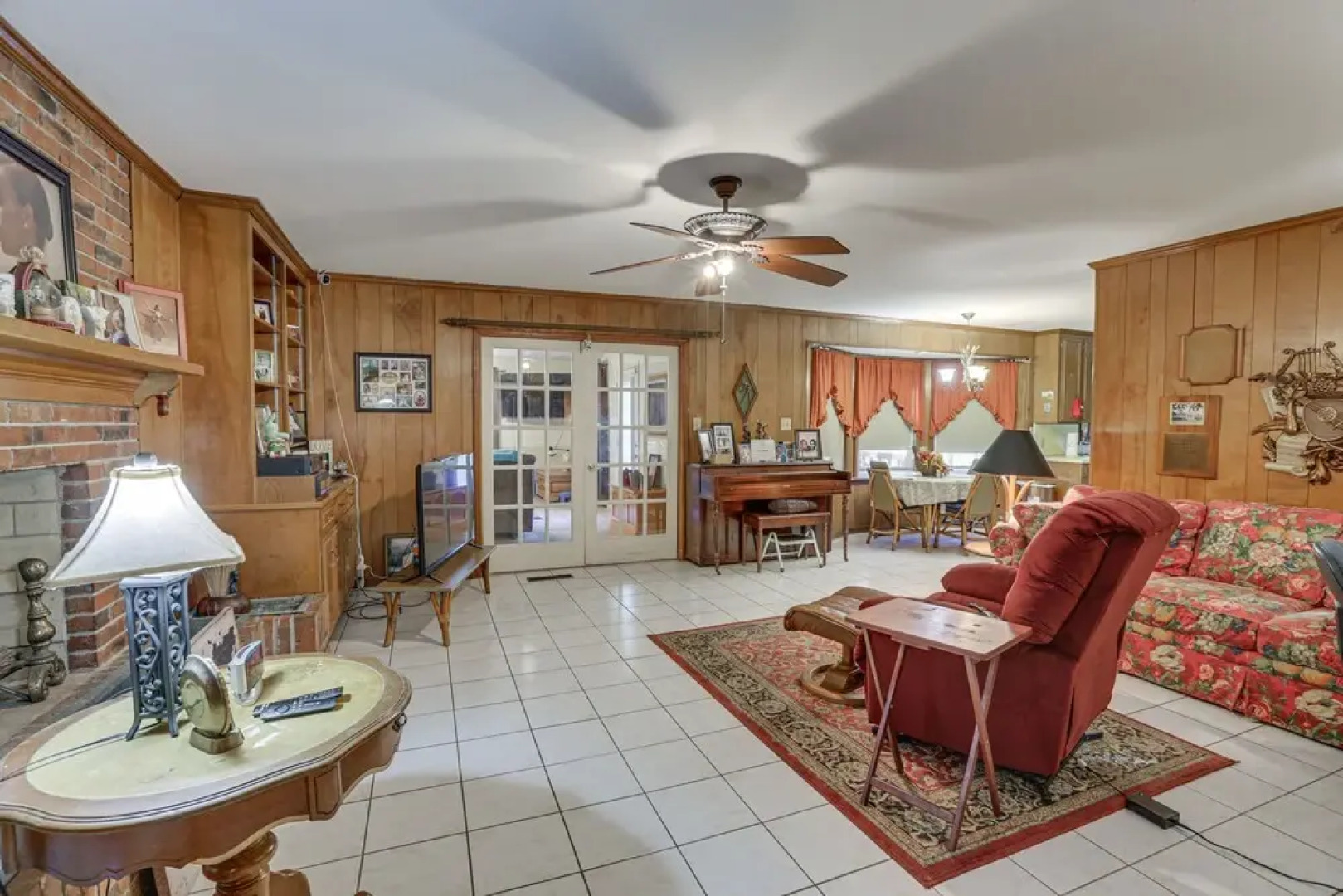 Rustic Thomasville Home w/ Deck: 2 Mi to Downtown!
