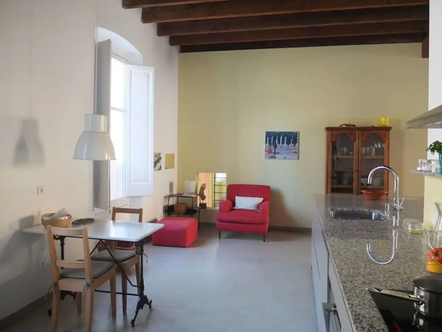 Beautiful, Authentic House With Large Patio and Swimming Pool, Near the Beach