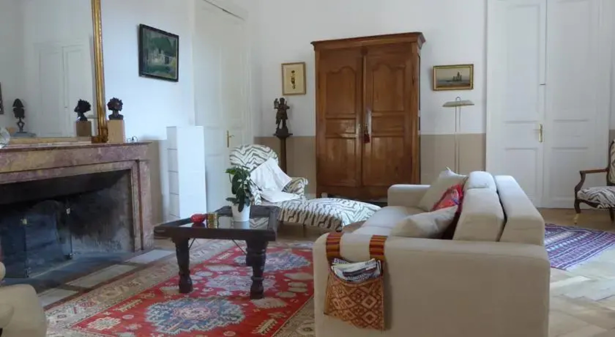 "A lombre des Arènes"