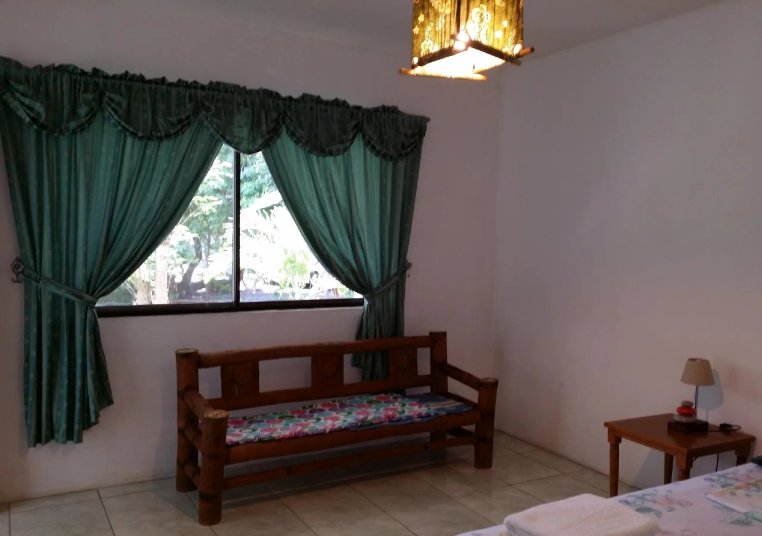 Lapu Lapu Cottages and Restaurant