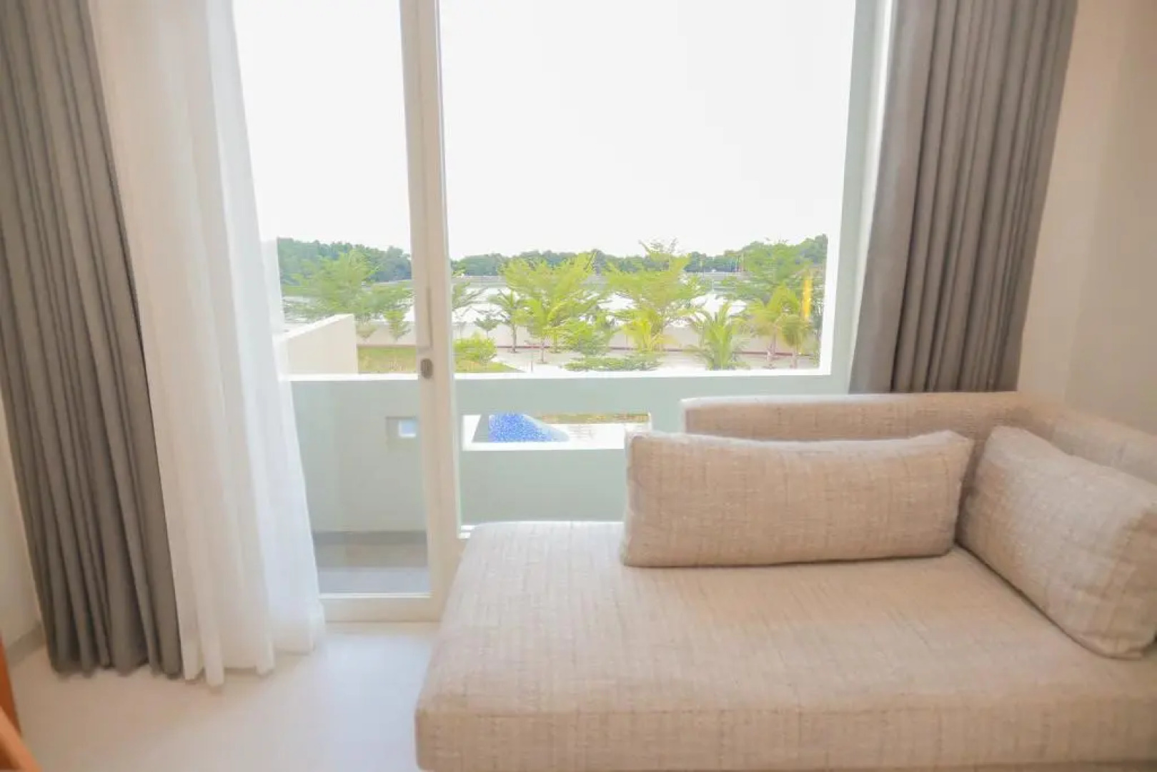 Pollos Hotel & Galerry Rembang