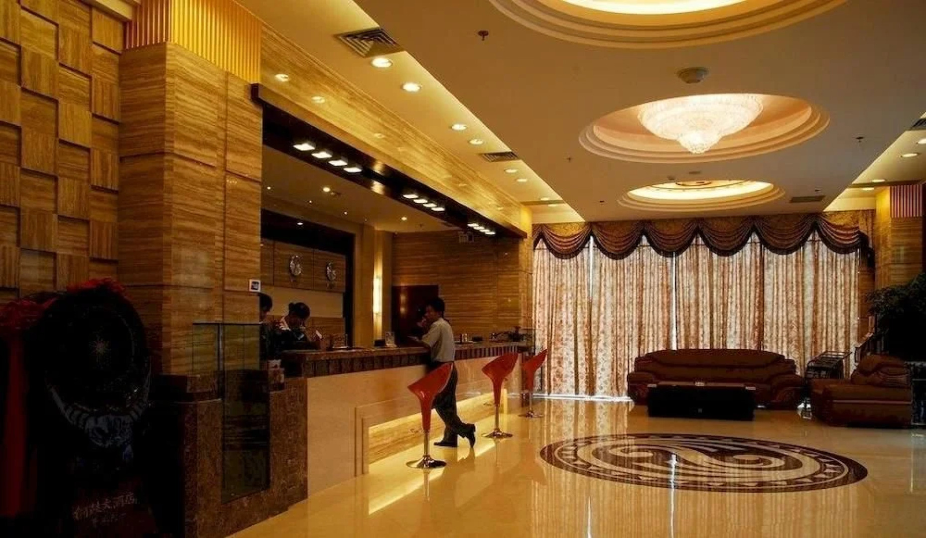 Bronze Drums Grand Hotel