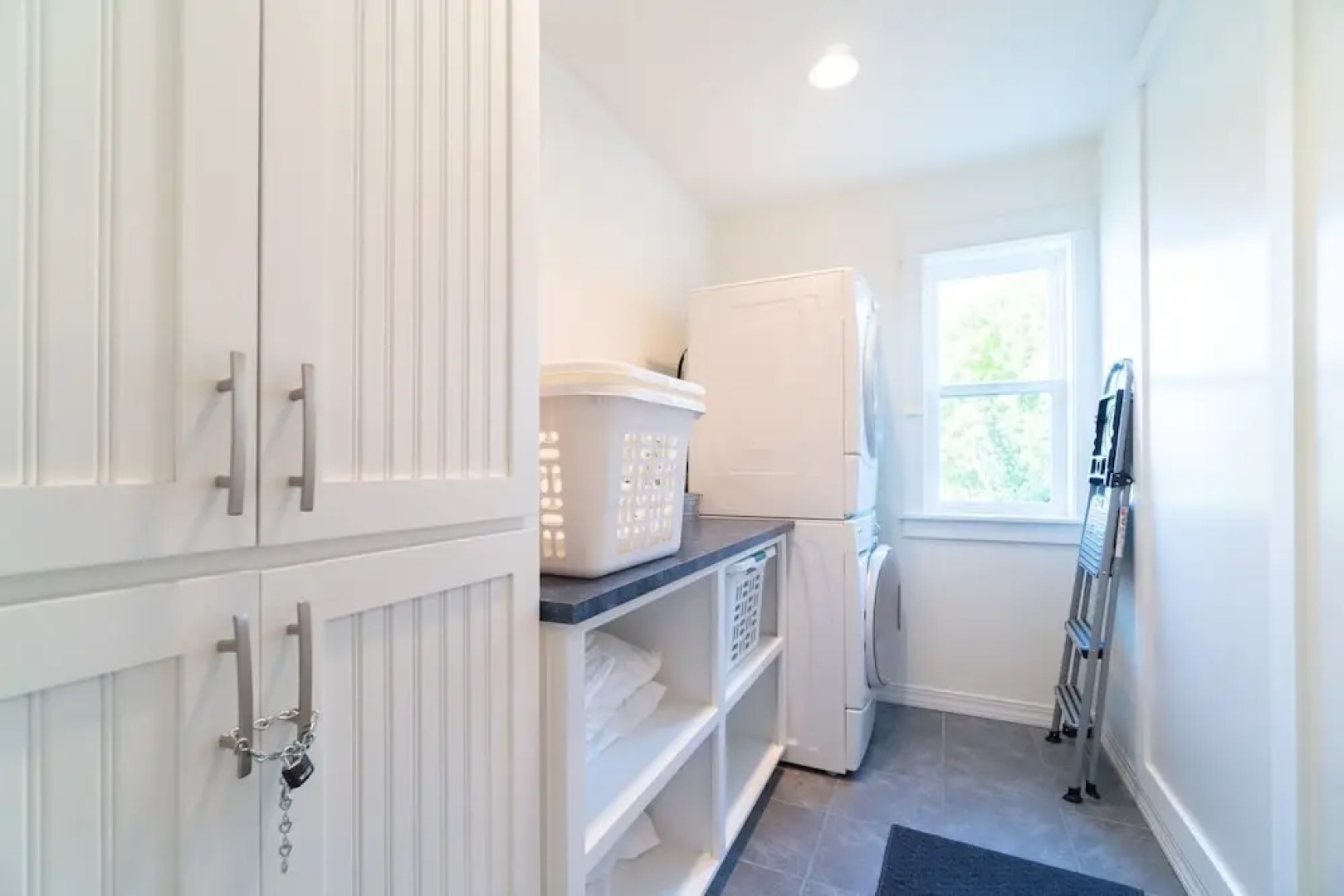 The Lighthouse 3 Br home by RedAwning