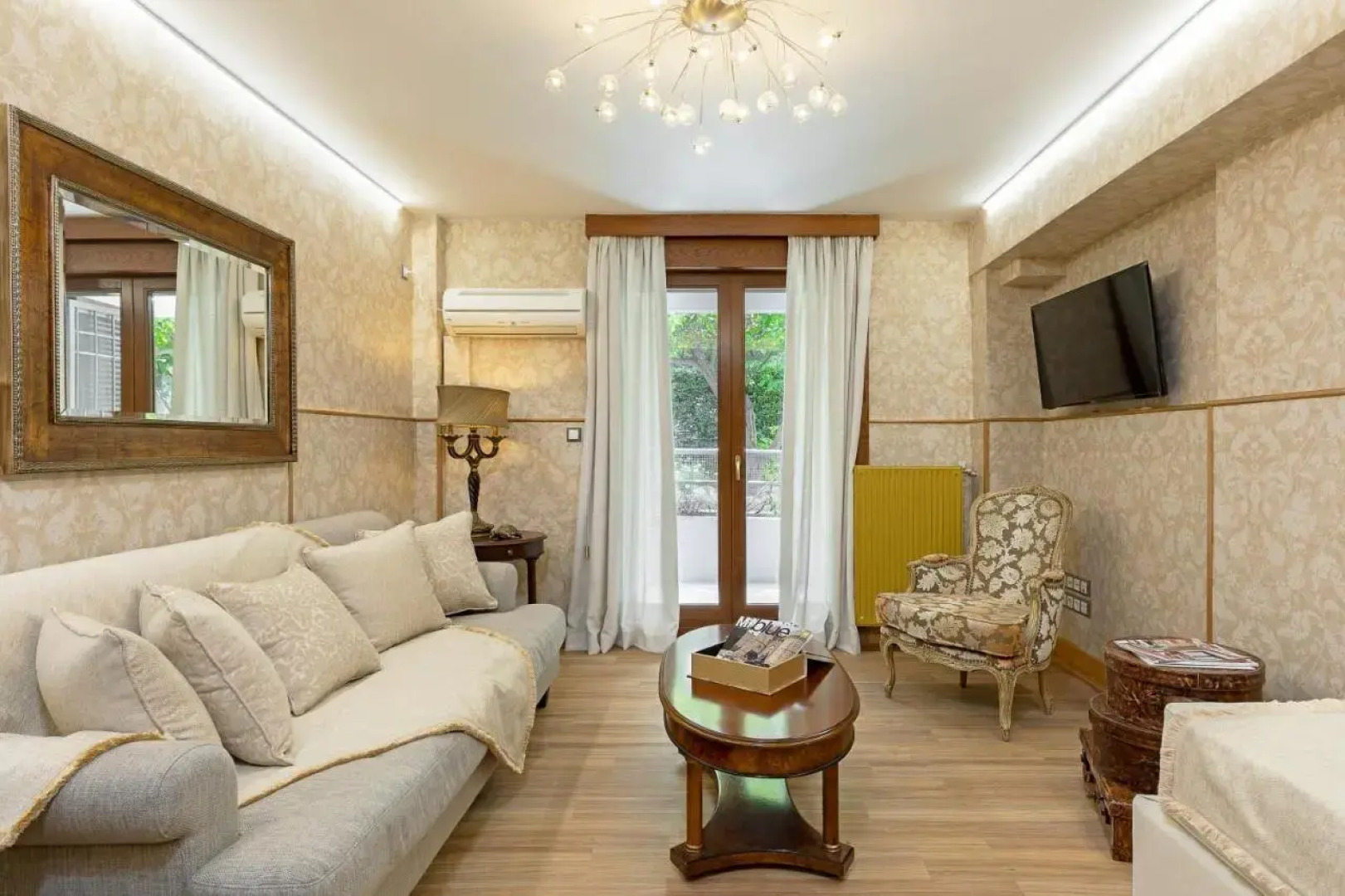 Vouliagmeni's Elegance by Acropolis Suites