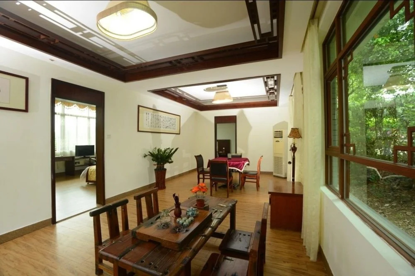 Salt Water Hot Spring Mountain Villa