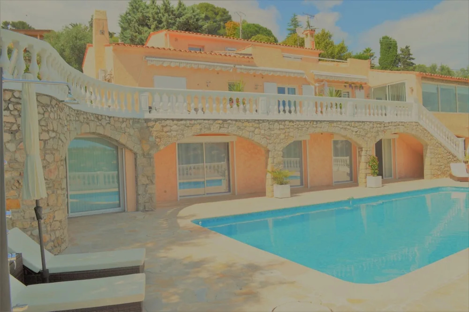 Villa La Terre Des Lauriers B&B