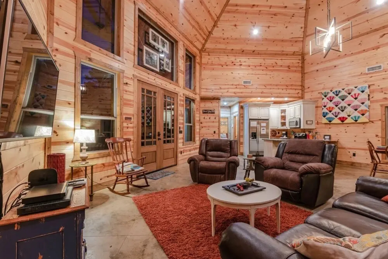 Stained Glass Hill includes Free WiFi, Parking Onsite, Private Hot Tub, and BBQ by RedAwning