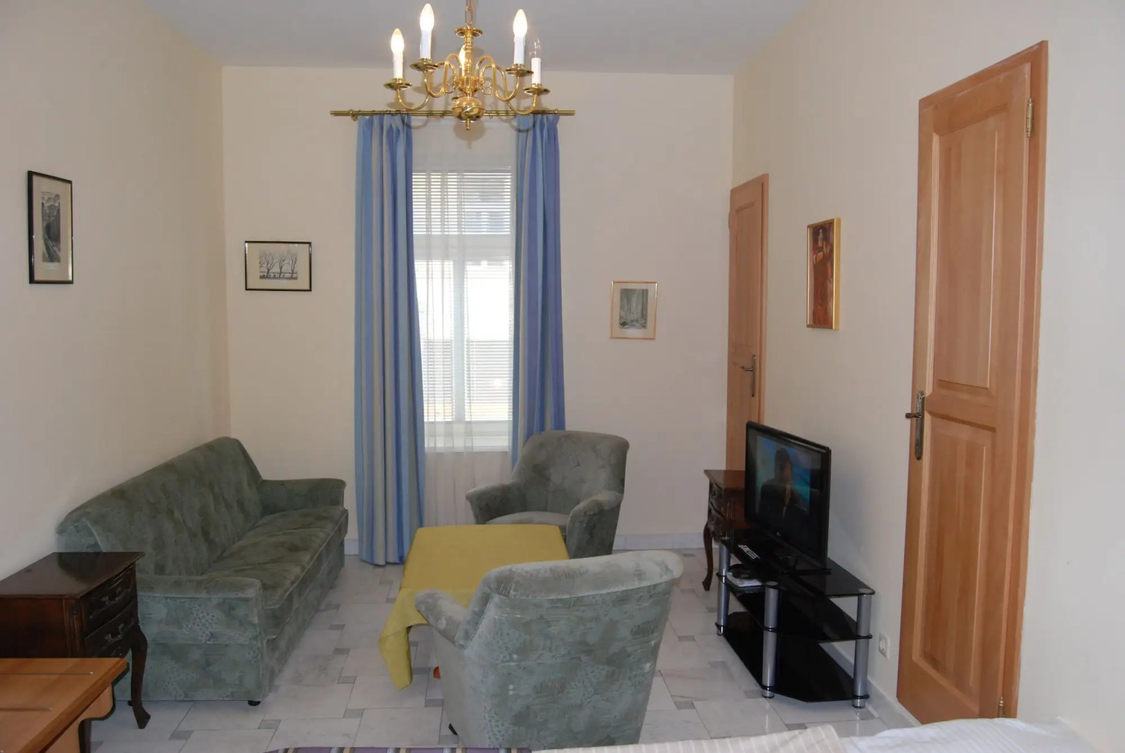 Continental Hotel-Pension