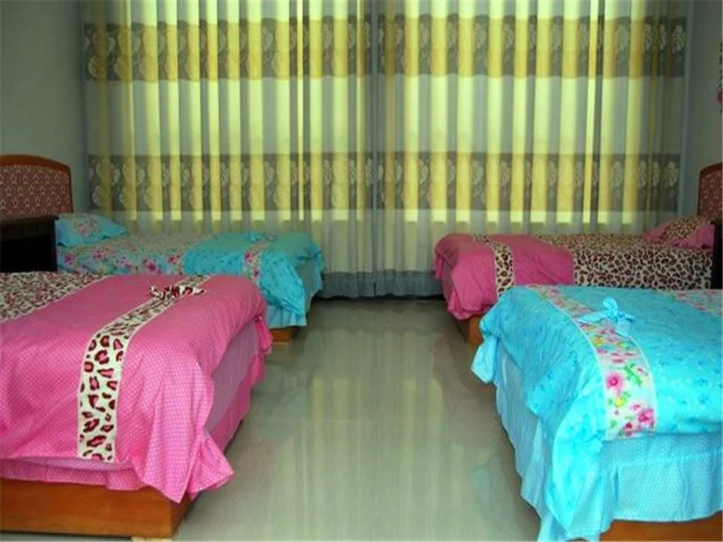 Jiuquan Dunhuang Mengtu Youth Inn