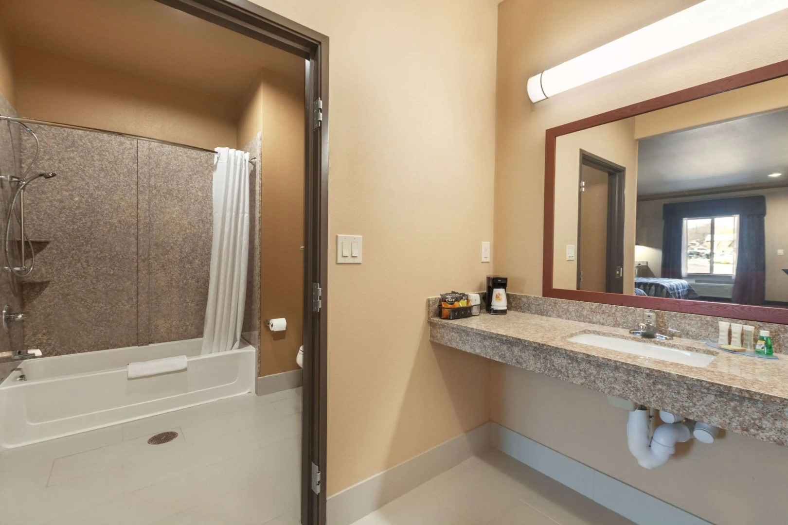 Super 8 by Wyndham Karnes City