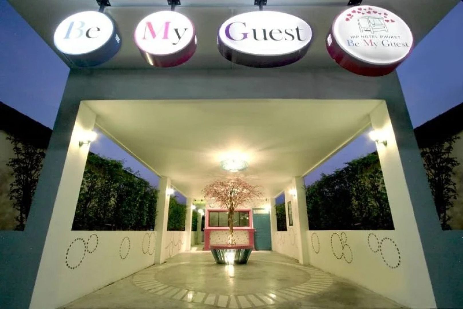 Be My Guest Hip Hotel