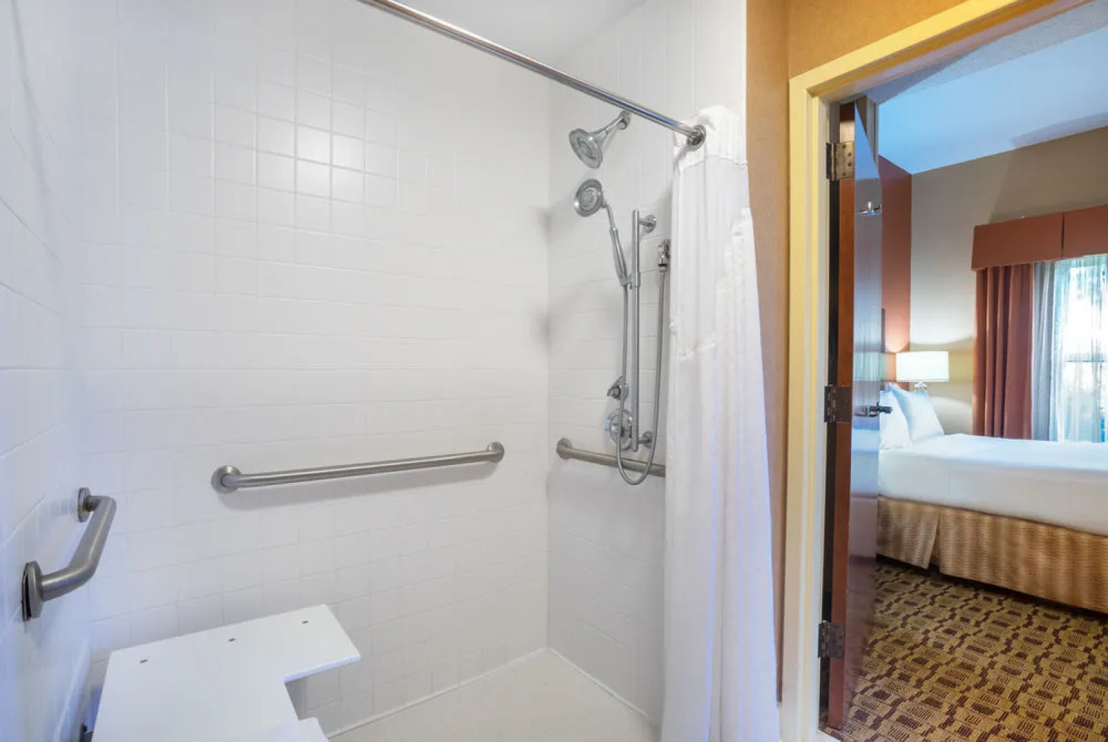 Holiday Inn Express & Suites Huntersville Birkdale