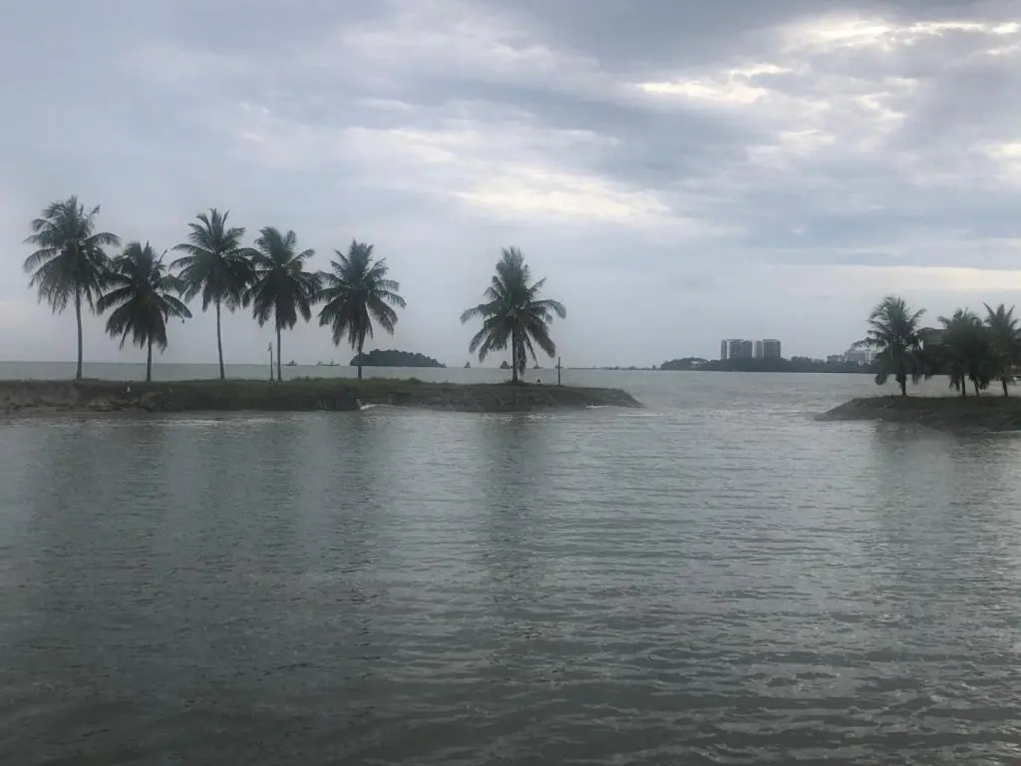 Port Dickson Paradise Lagoon Beachfront Apartment