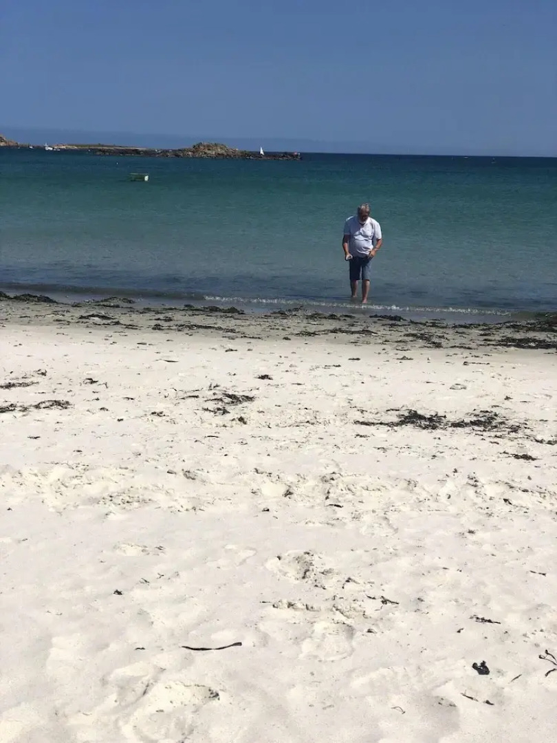 Studio in Plouguerneau, With Wonderful sea View, Enclosed Garden and Wifi