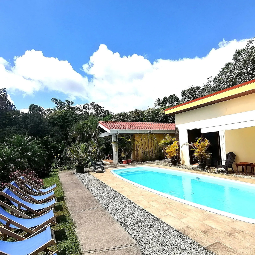 Lake Gardens Arenal Villas