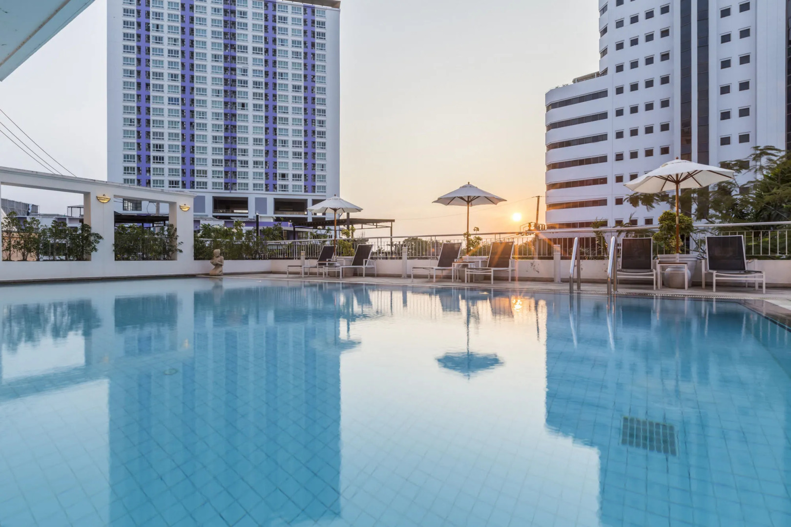 Kameo House Hotel and Serviced Apartments