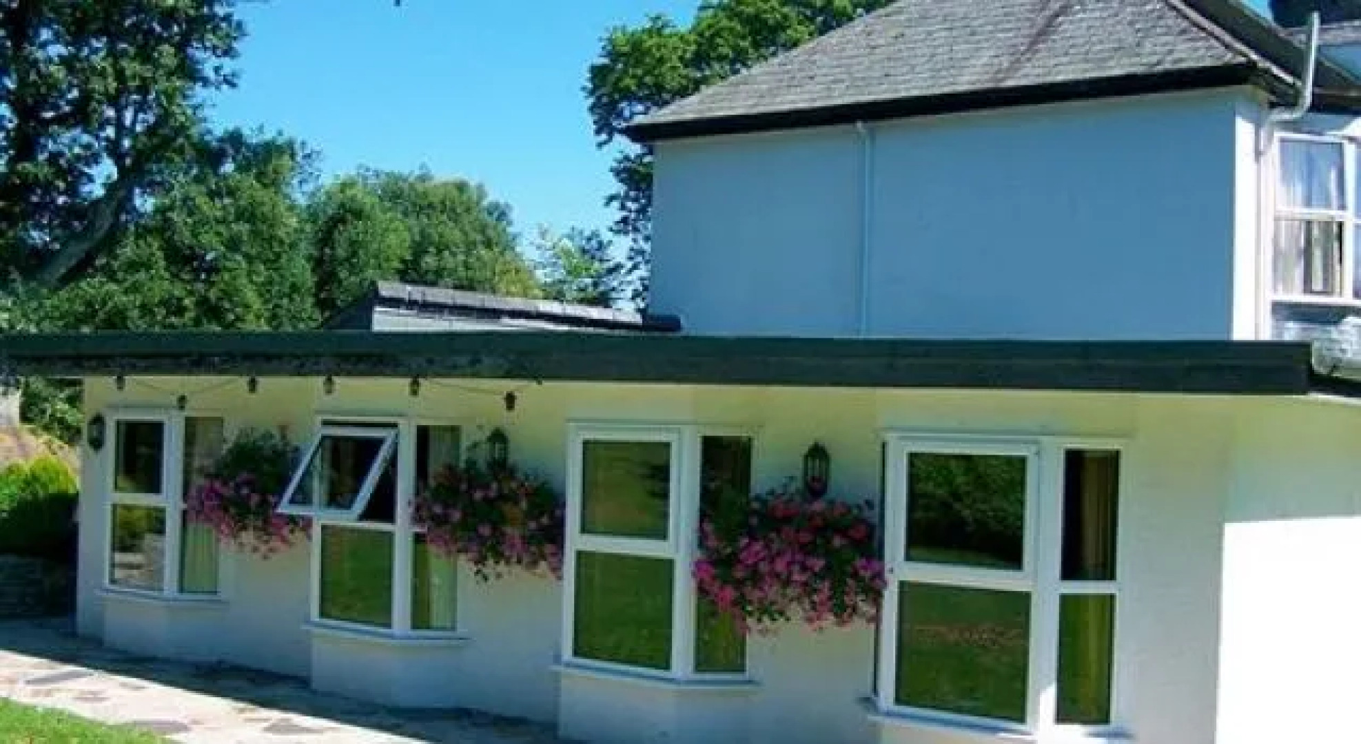 Lanarth Hotel and Caravan Park