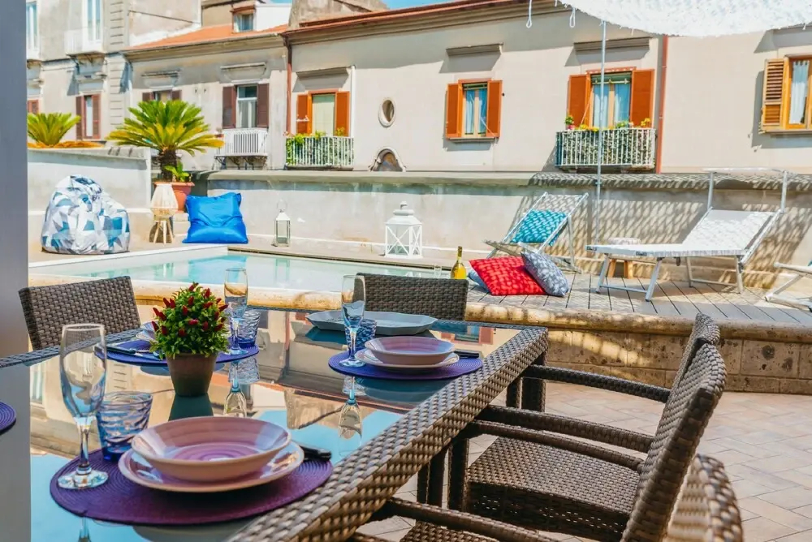 Spacious Villa with 4 rooms, pool, solarium & garden