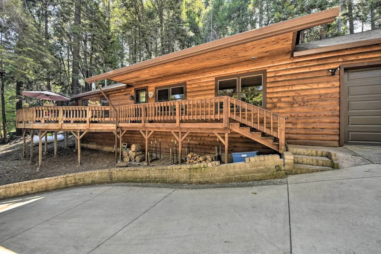 11 Mi to Apple Hill: Pollock Pines Resort Cabin