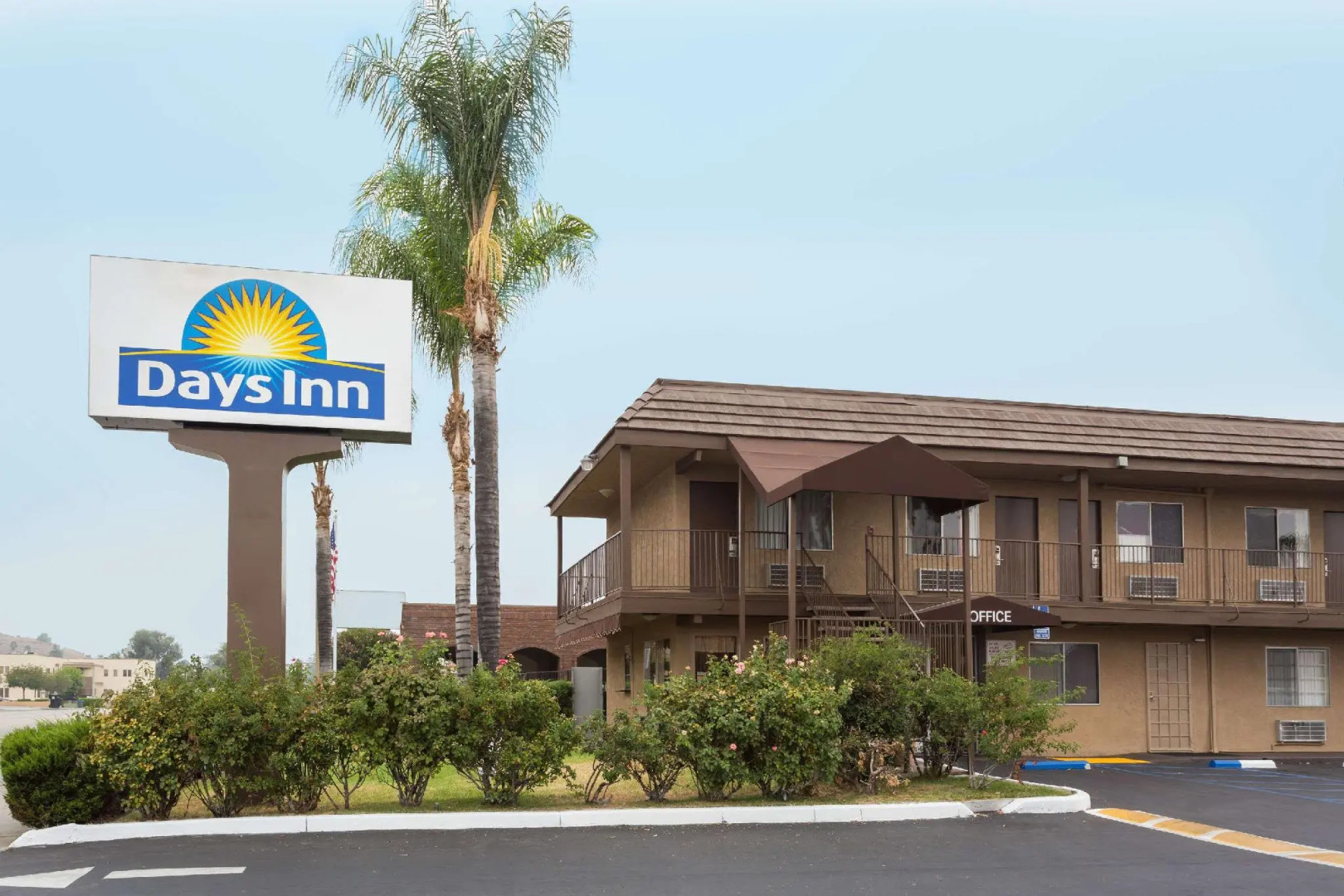 Days Inn - San Bernardino Riverside