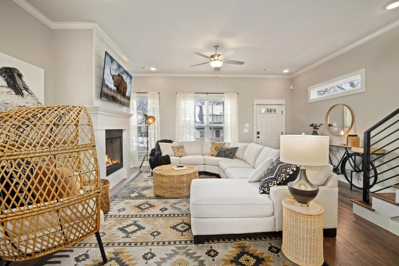 Big Blue on Main-hot Tub-less Than 1 Mi to Square