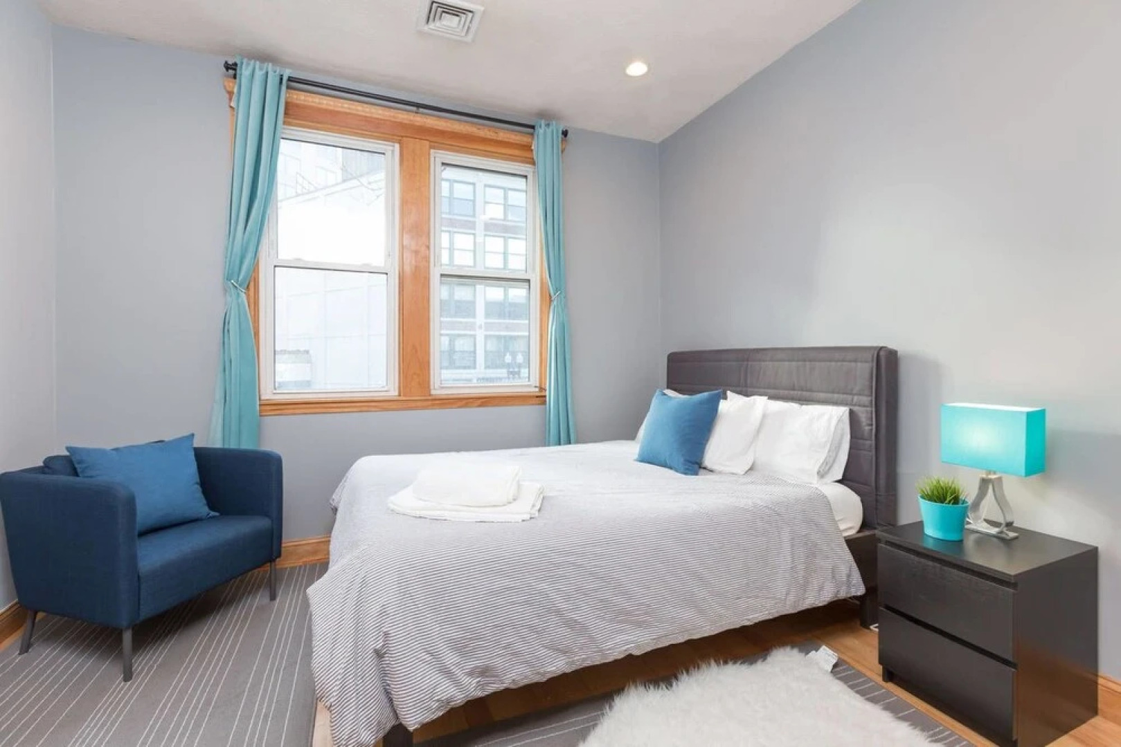 Huge 2 BR Apt in Heart of North End by Domio