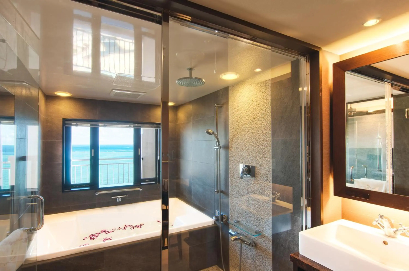 Kafuu Resort Fuchaku Condo Hotel