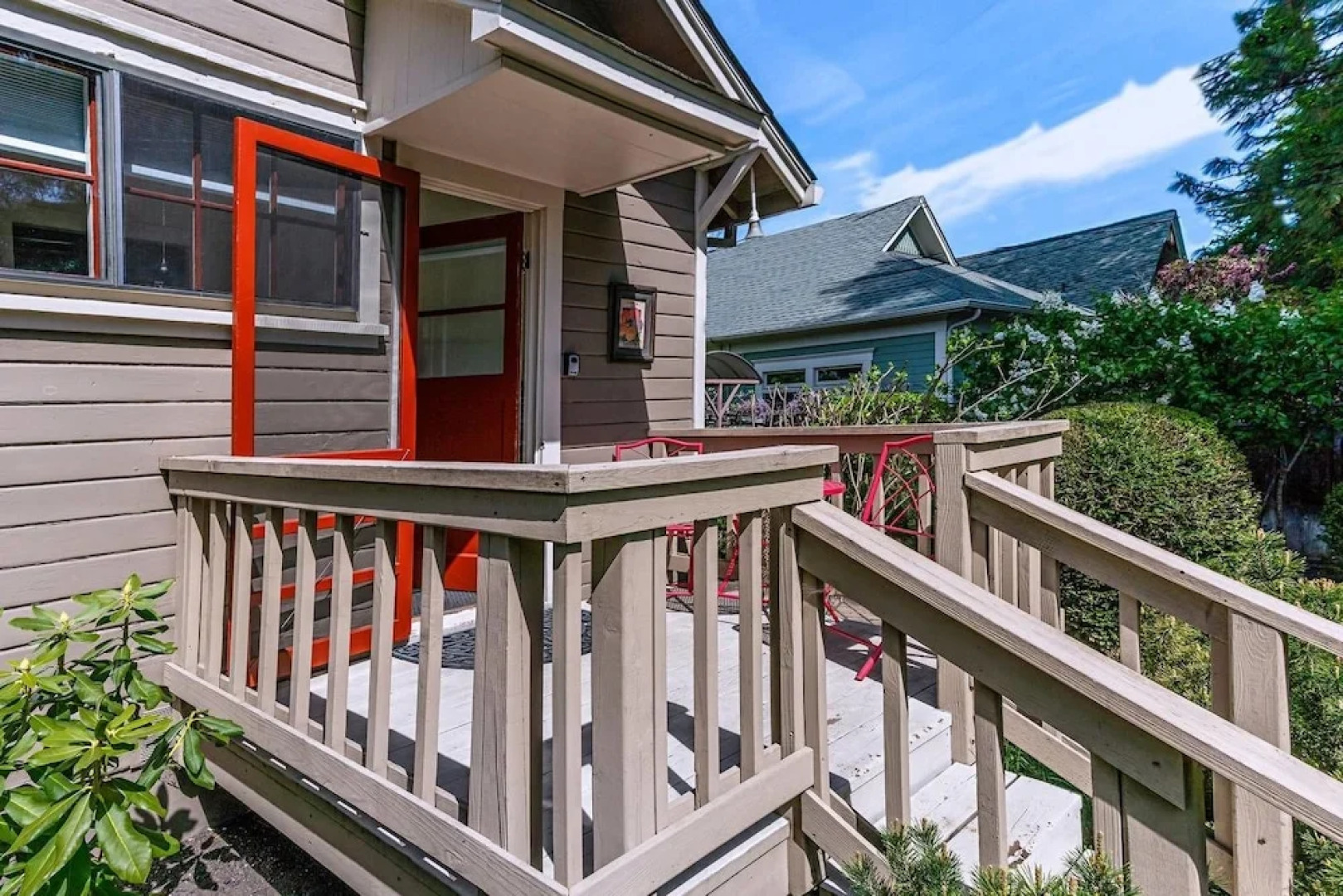 '1900' House and Cottage ~ Near OSF ~ Sleeps 10