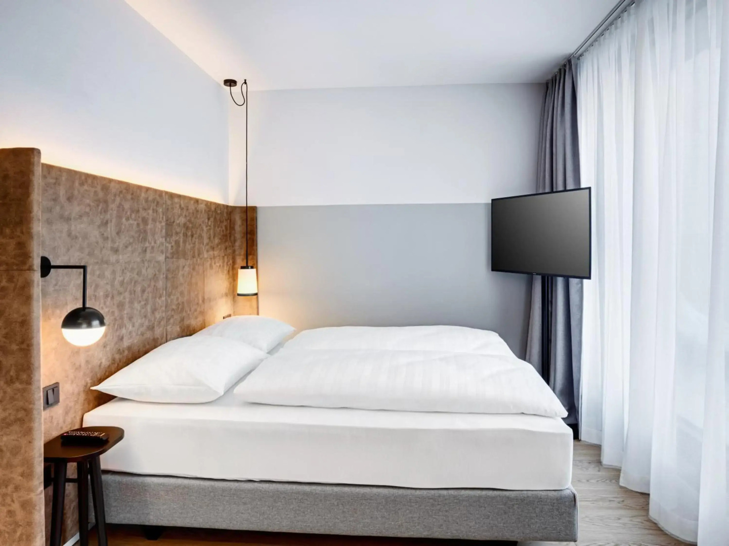 Stage 12 Hotel by Penz