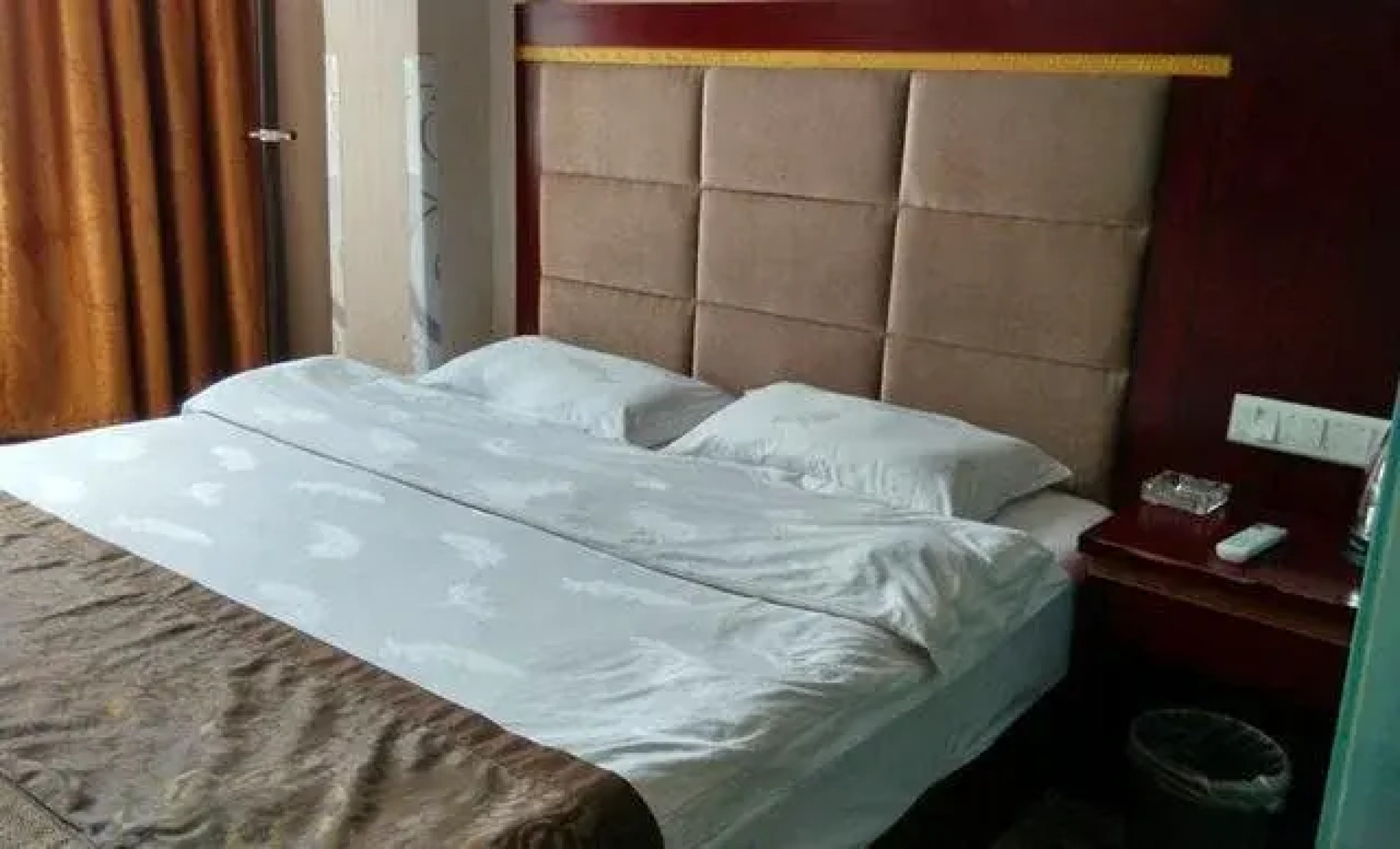 Yulin Kaiyulin Business Hotel