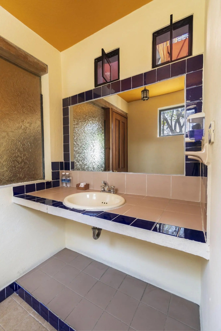 Meson Real Hotel & Suites