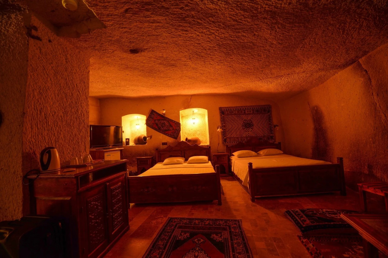 Vineyard Cave Hotel