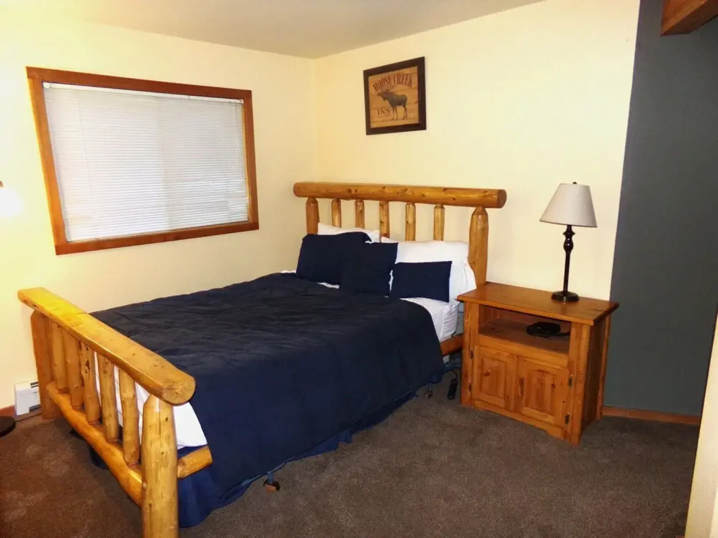 Snowscape 2 bed 2 bath 2 Br condo by RedAwning