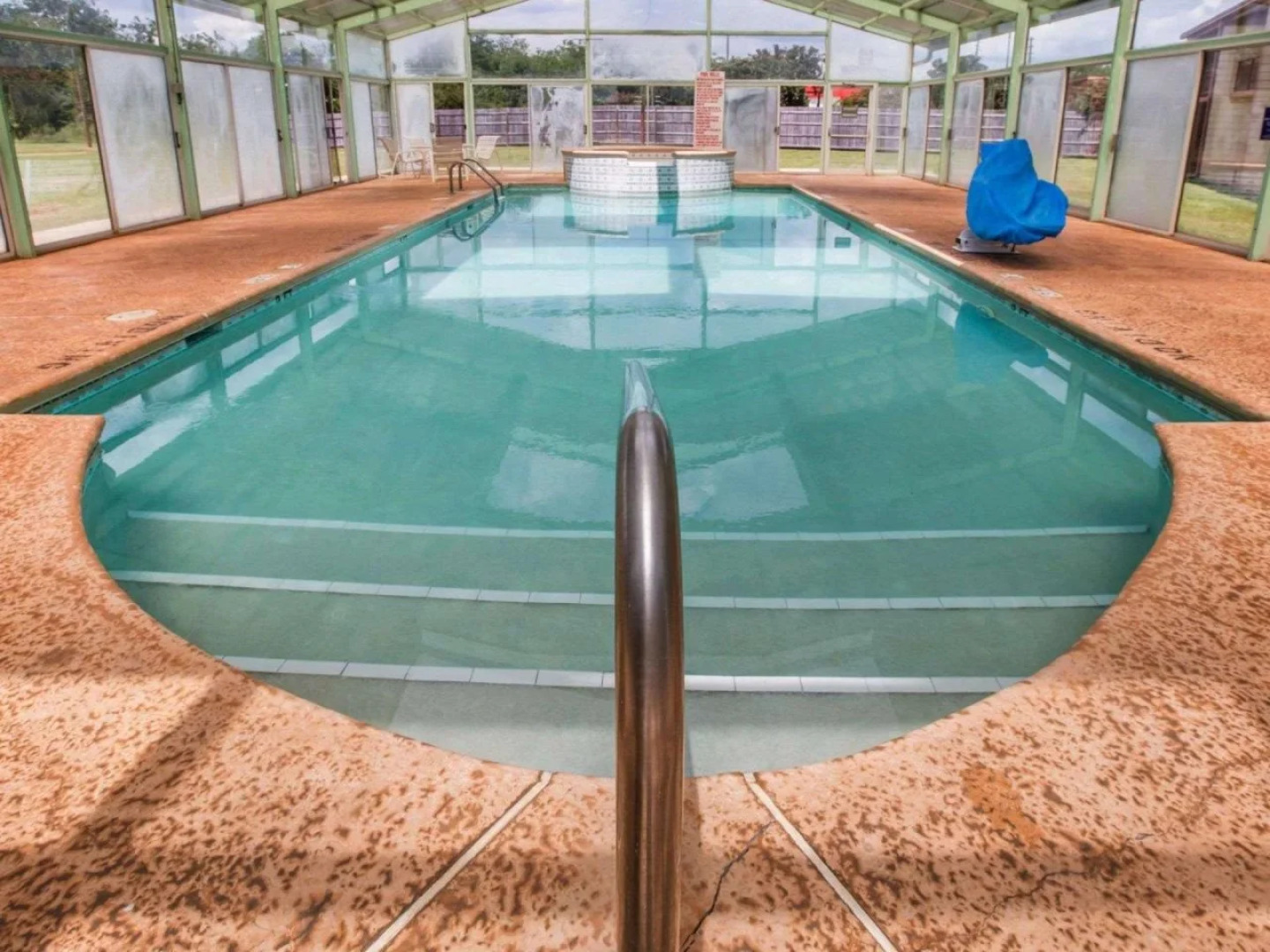 Perry Inn & Suites By Capital O National Fairground GA I 75