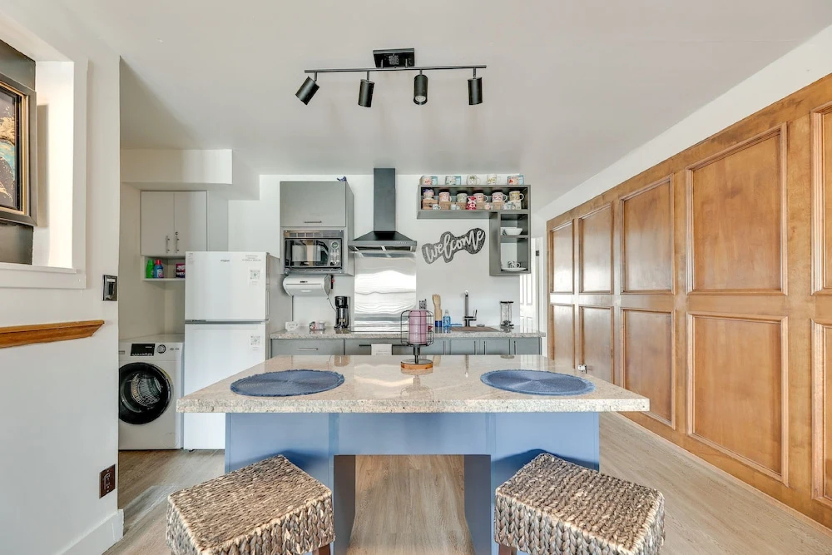 Edinburg Escape w/ Smart TV Near Firemen's Park!