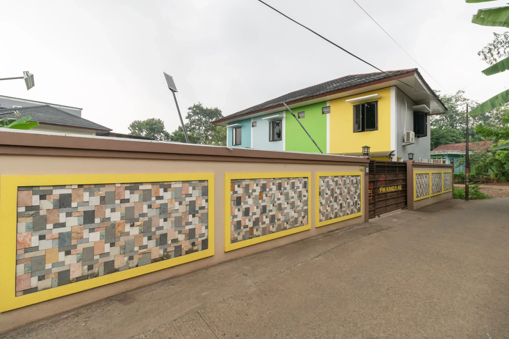 RedDoorz Plus Near Jungeland Sentul