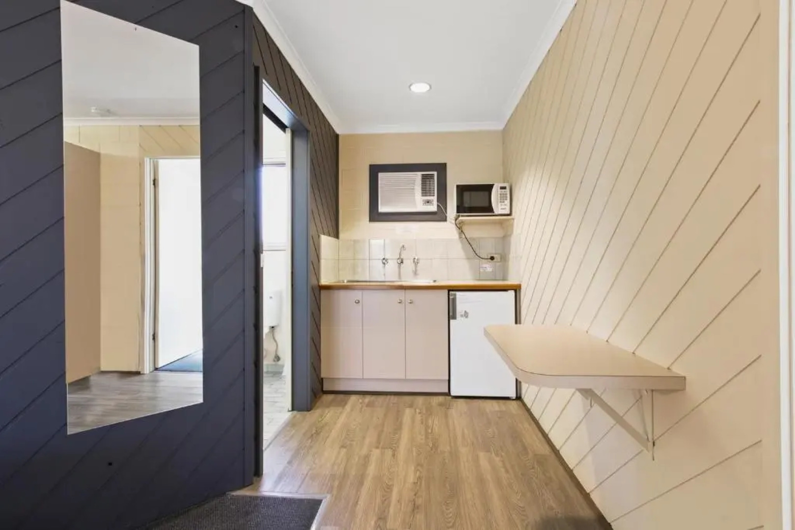 Cunningham Shore Motel