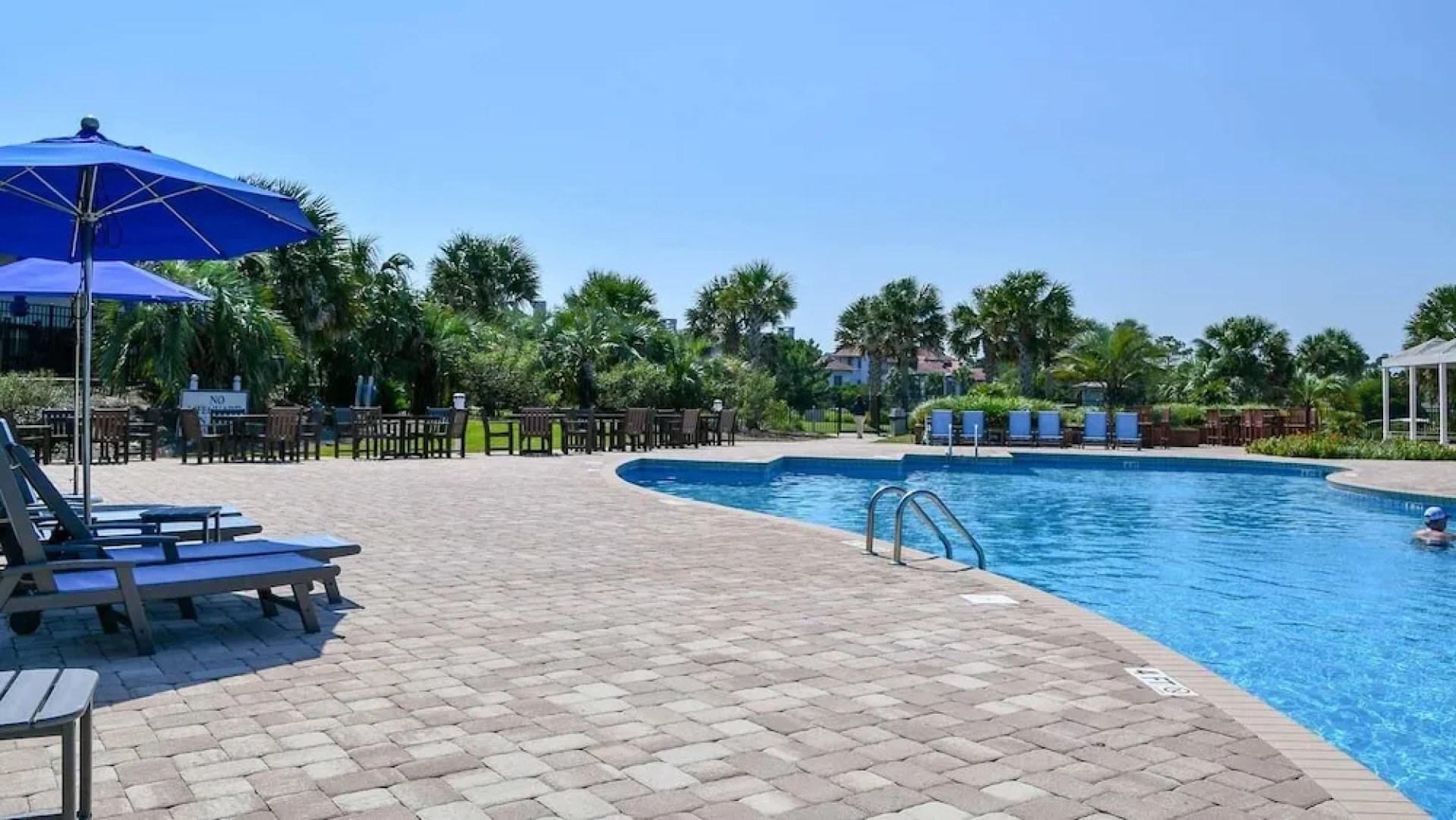 151 Easy Breezy 4 Br Home by RedAwning