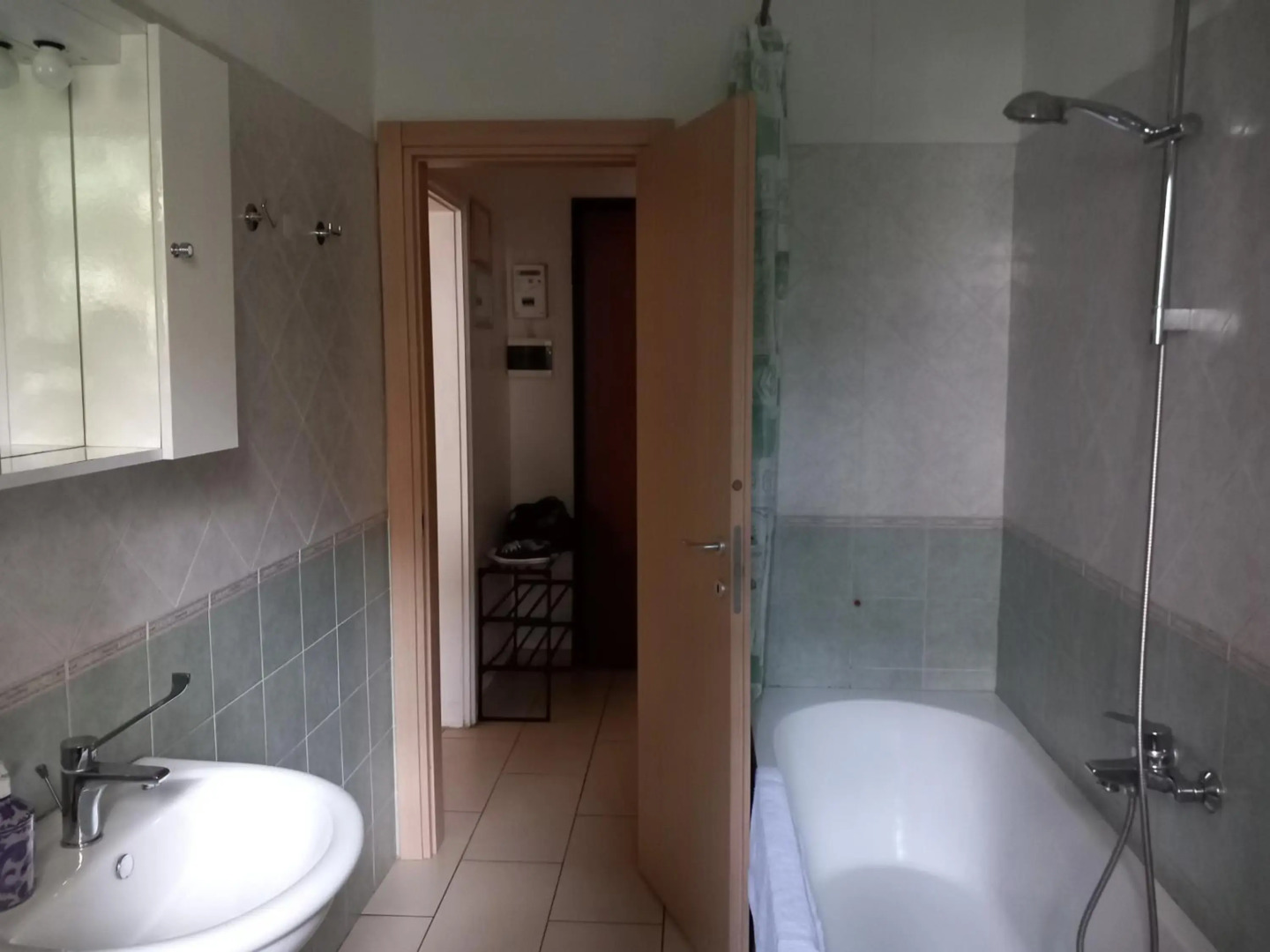 Simple & Comfortable apartment vicino POLICLINICO