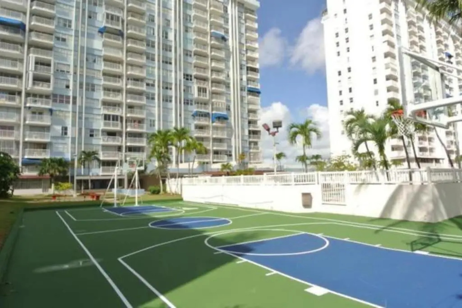 Beach Front Apt at Marbella del Caribe 3