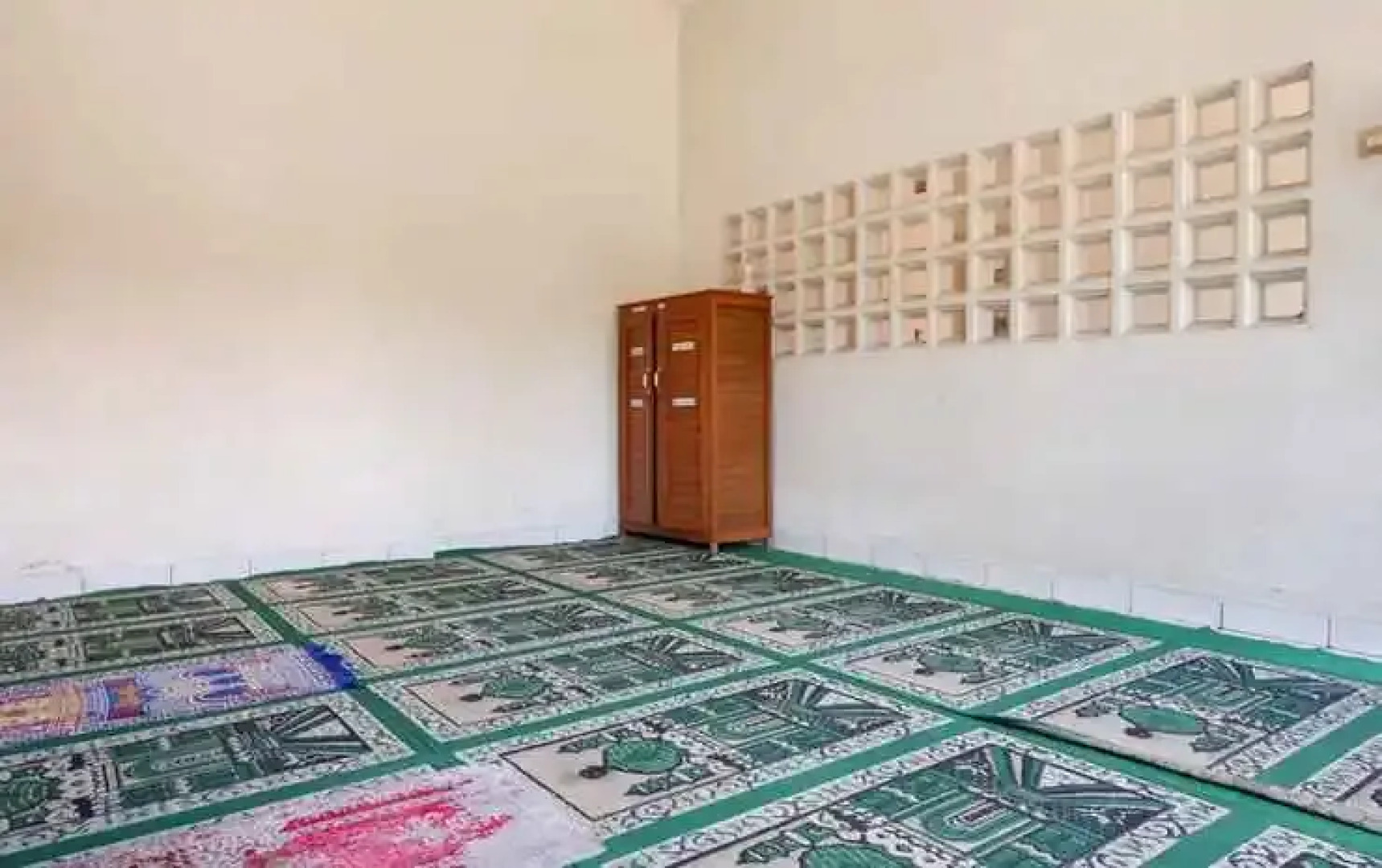 RedDoorz @ Jalan Sriwijaya Semarang