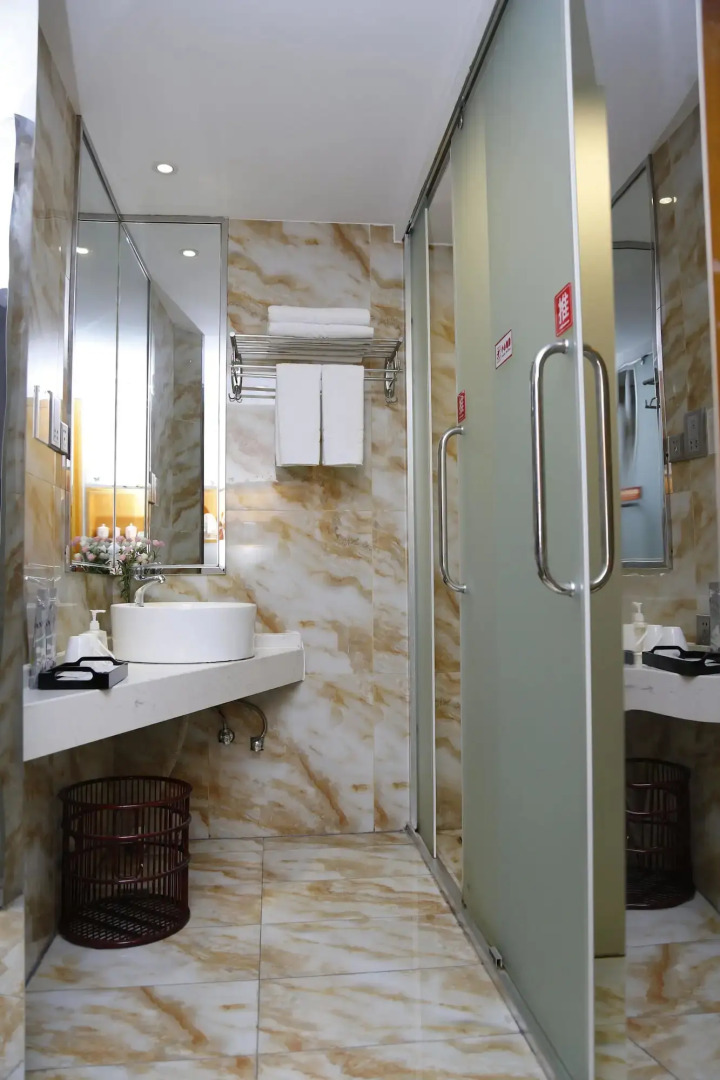 Xiangjun Huatian Commerce