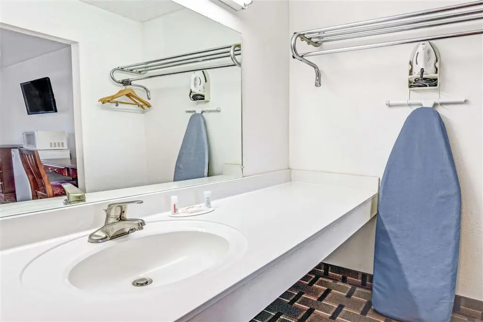 Travelodge by Wyndham Adrian