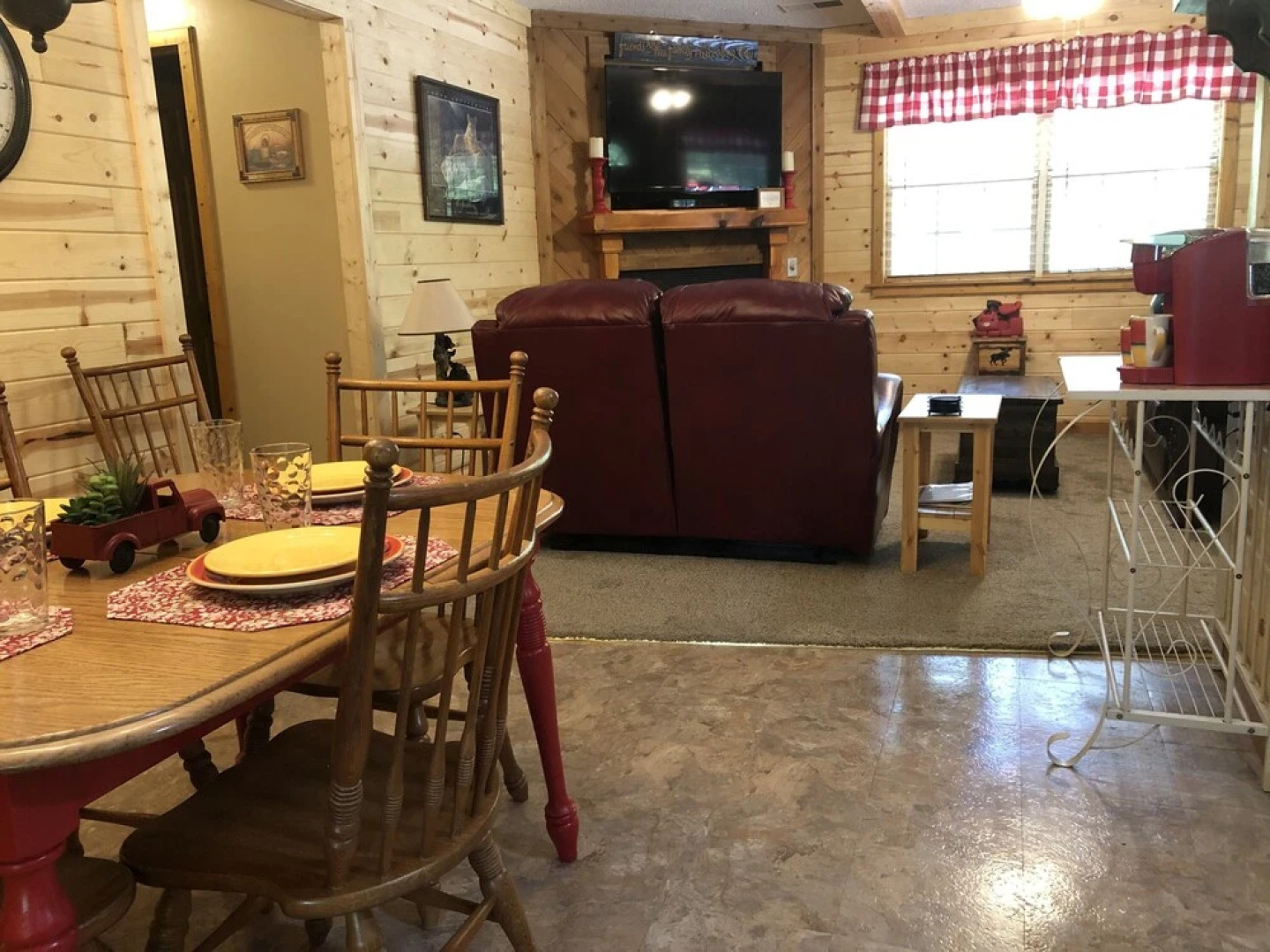 Amazing Dreams 2 Bedroom Cabin by RedAwning