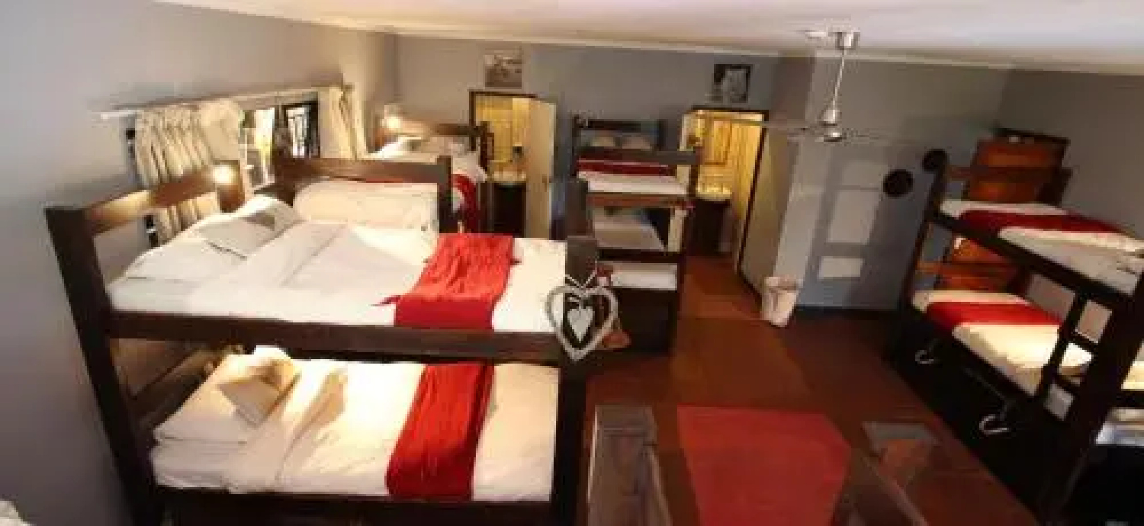 Tube n Axe Lodge and Backpackers